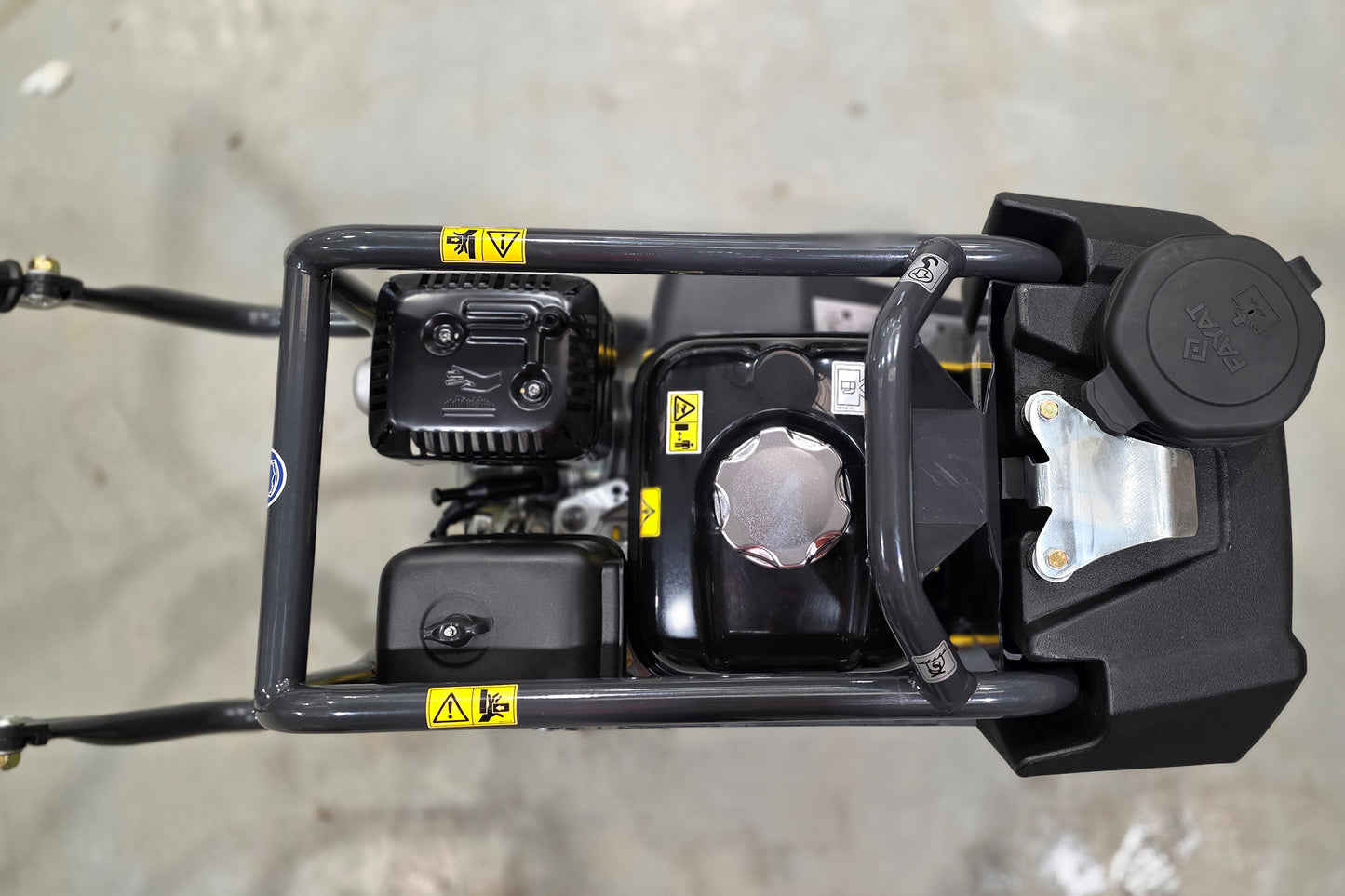 BOMAG BP 15/40 - VIBRATORY PLATE + WATER TANK